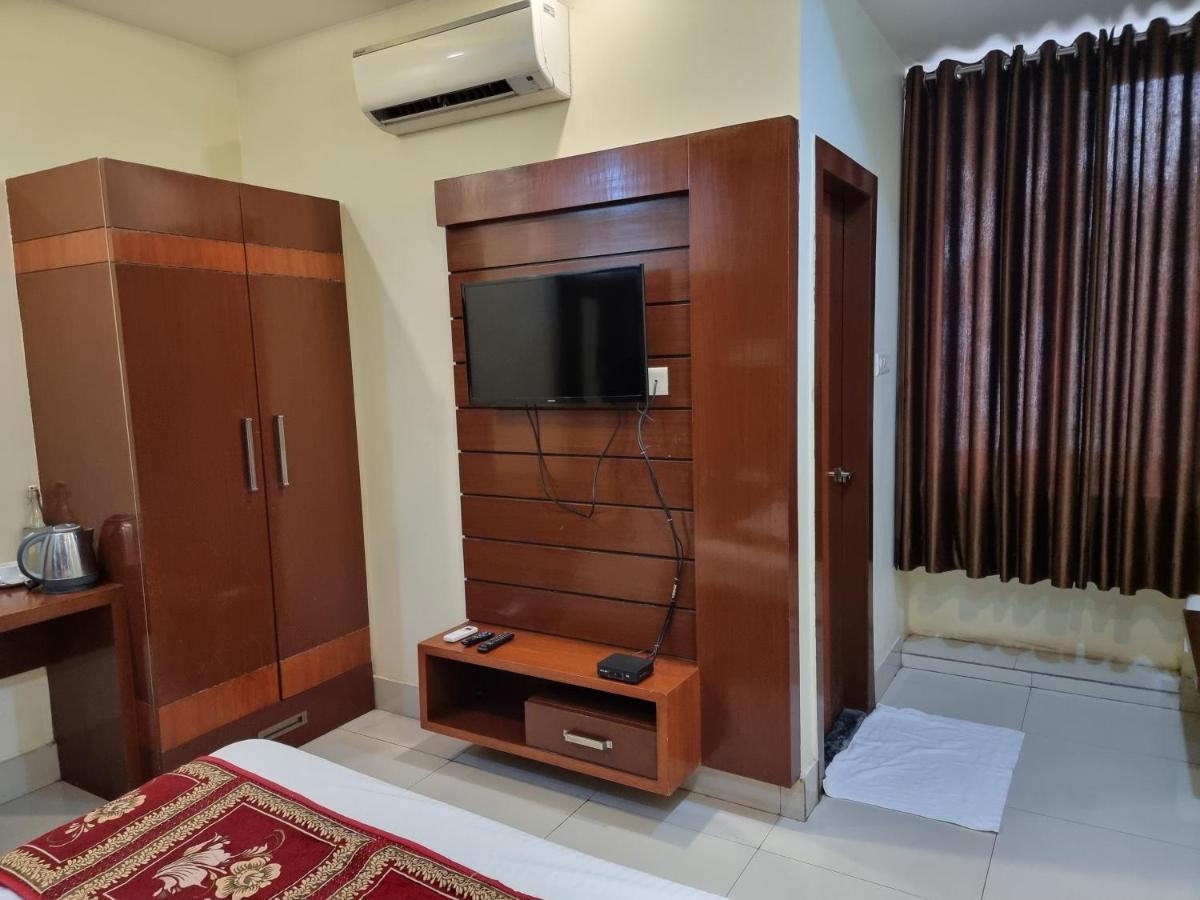 Hotel Vitthal International, Prayagraj Allāhābād Junction 외부 사진